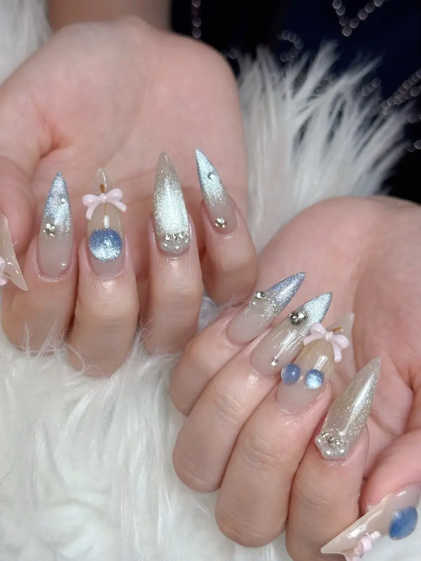ネイル チークネイル ドット フレンチネイル グラデーション 韓国ネイル ハンドネイル Lisa Nail Salonのネイルデザイン