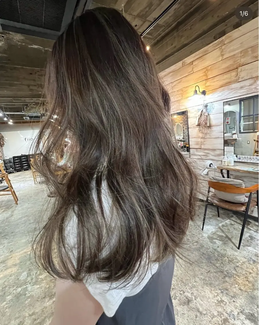 ロング ハイライト 野上 こころのヘアスタイル