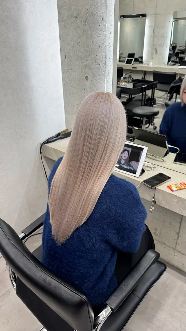 ロング レイヤーカット shio ハイトーン 💗【福岡天神】のヘアスタイル