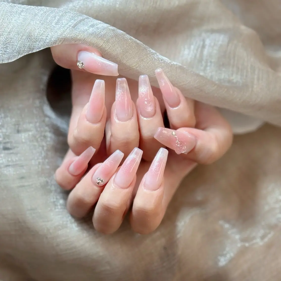 ネイル ジェルネイル 韓国ネイル マグネットネイル ネイルチップ 冬ネイル Lenie Nail Salonのネイルデザイン