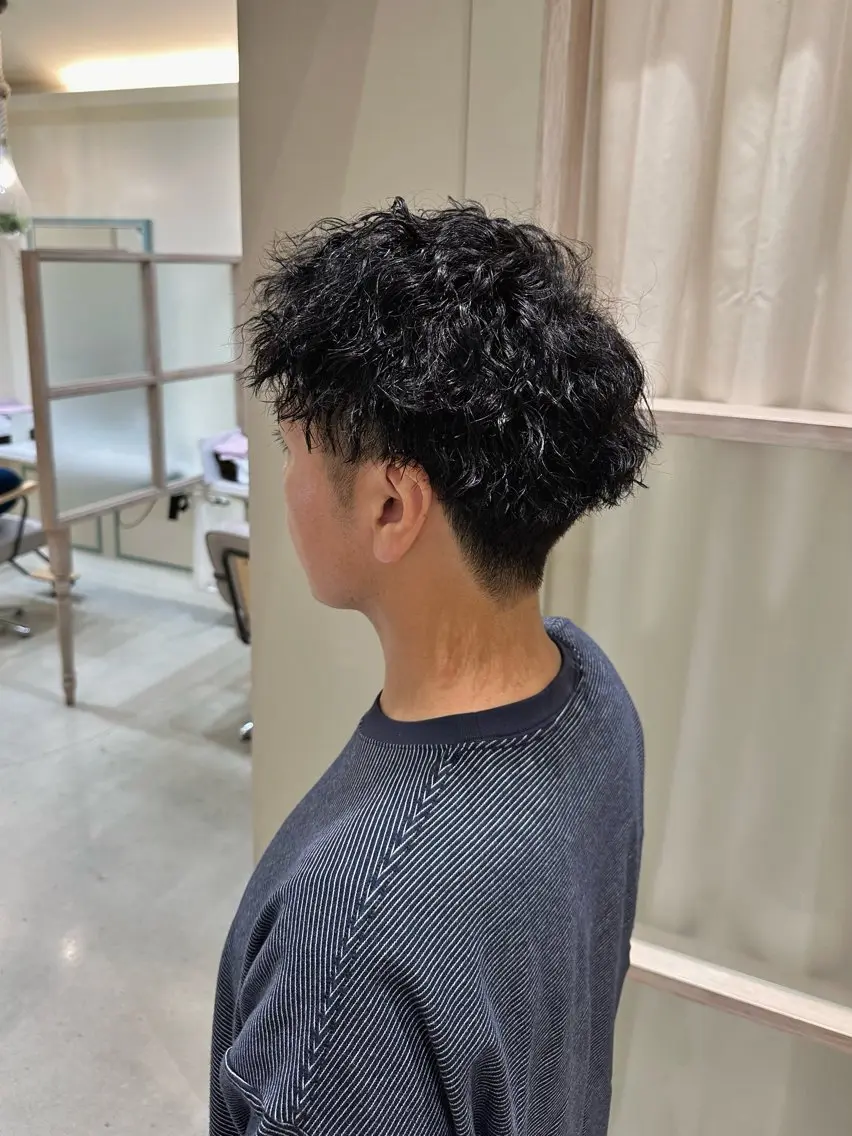 パーマ メンズ メンズパーマ ツイストスパイラルパーマ スパイラルパーマ N,SOL / 岩上 新大のヘアスタイル