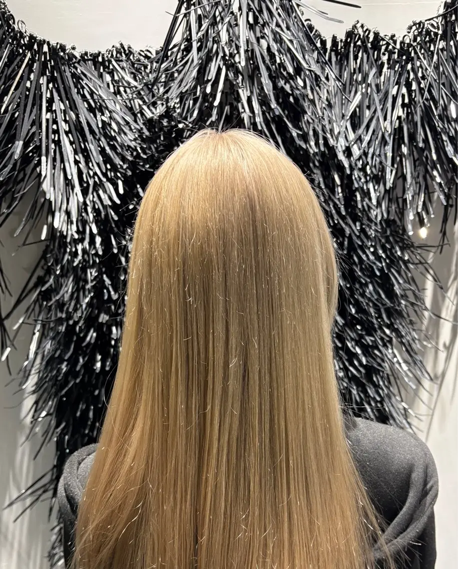 ロング カラー ヘアカラー sho 【ハイトーンカラー】のヘアスタイル