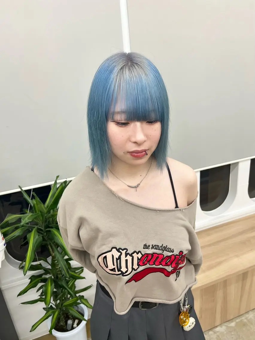 ミディアム カラー ベージュカラー ブリーチ ケアブリーチ デザインカラー ダブルカラー ヘアカラー アオリ/韓国風 ハイトーン/レイヤーのヘアスタイル