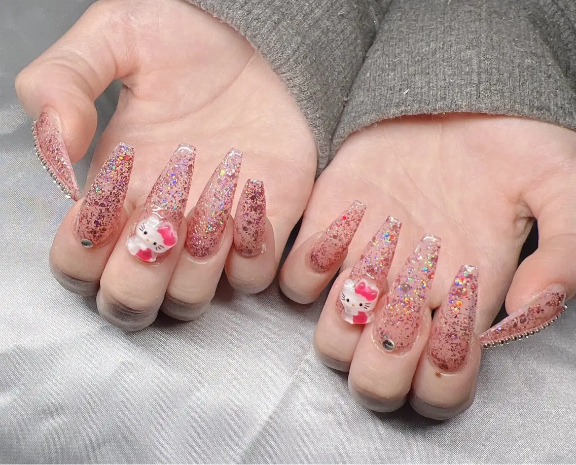 ネイル 長さ出し グラデーション 卒業式 キラキラネイル マグネットネイル Lee Nailsのネイルデザイン