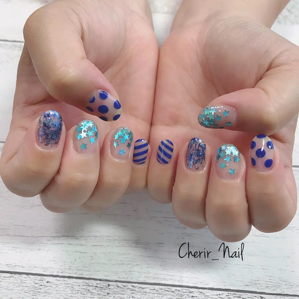 ネイル アートネイル ブルー ボーダー クリアネイル ドット ハンドネイル Cherirnail kaoriのネイルデザイン
