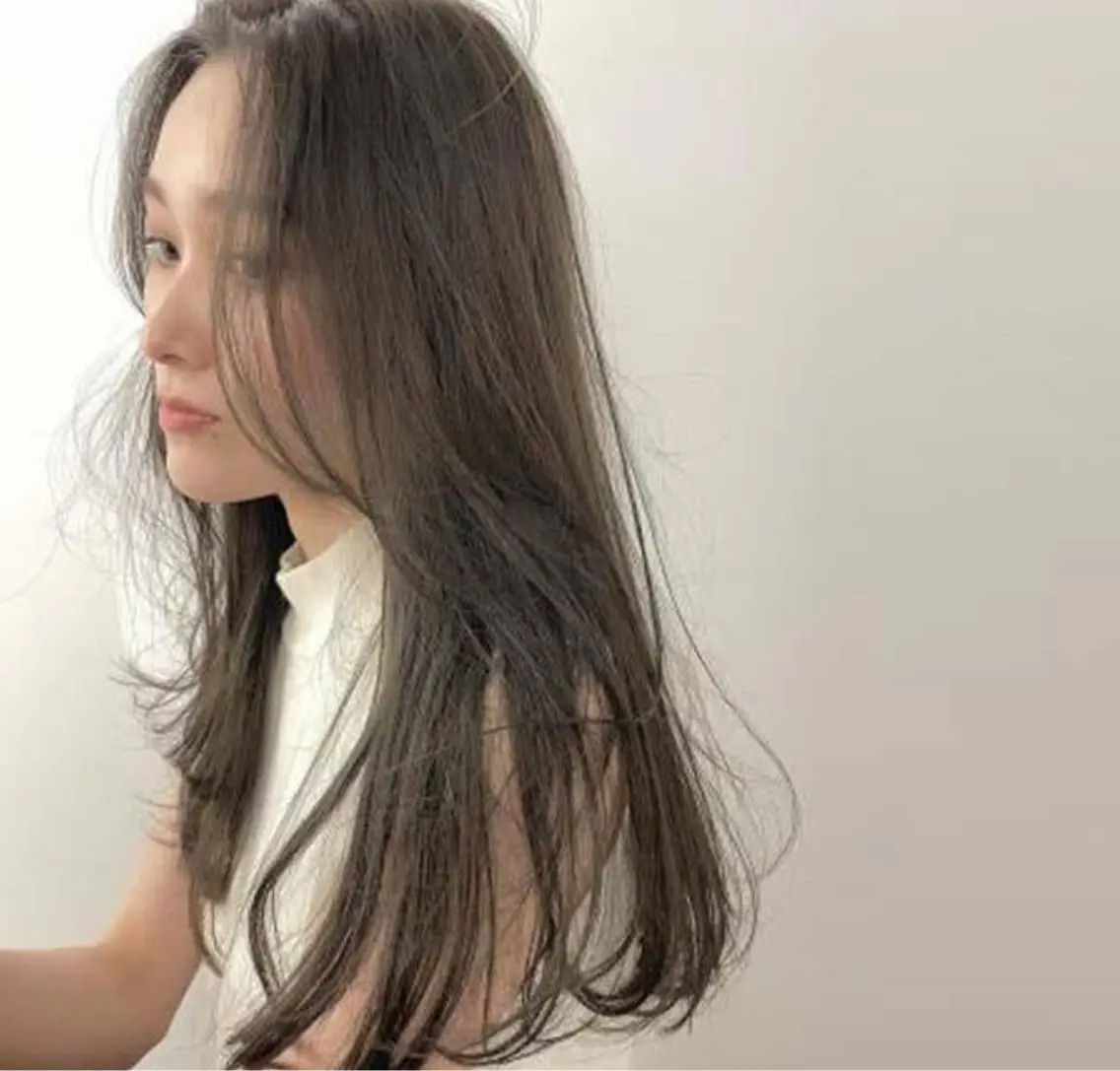 【8/14限定】透明感グレージュ【カット+カラー ¥2000】の写真