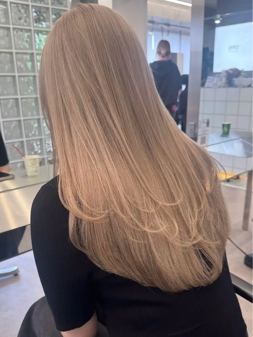 ロング カラー ベージュカラー ミルクティーベージュ 原宿ブリーチカラー /三村克彦のヘアスタイル