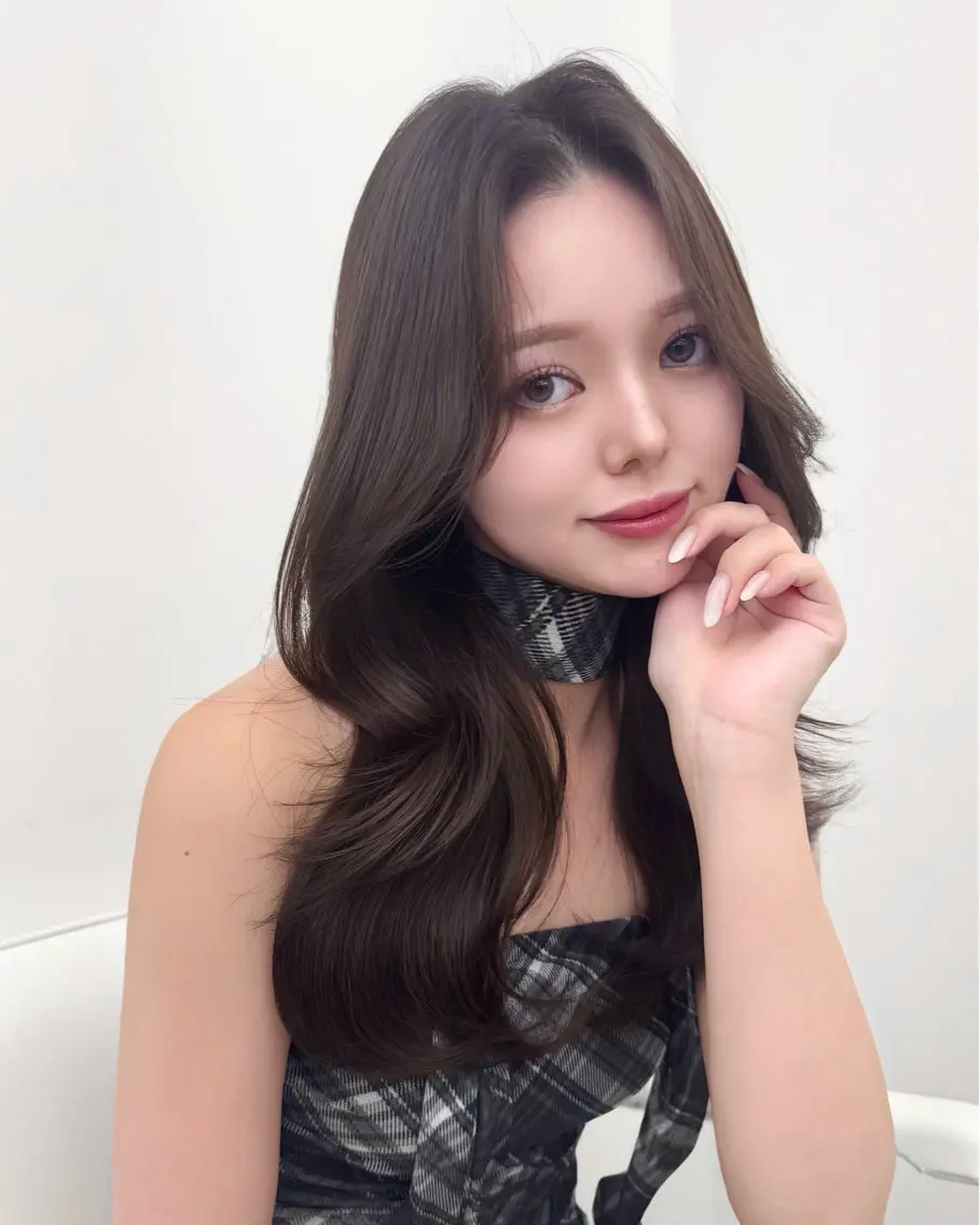 ロング カラー カット ヘアカラー トリートメント 韓国ヘア　紗希 🦋のヘアスタイル
