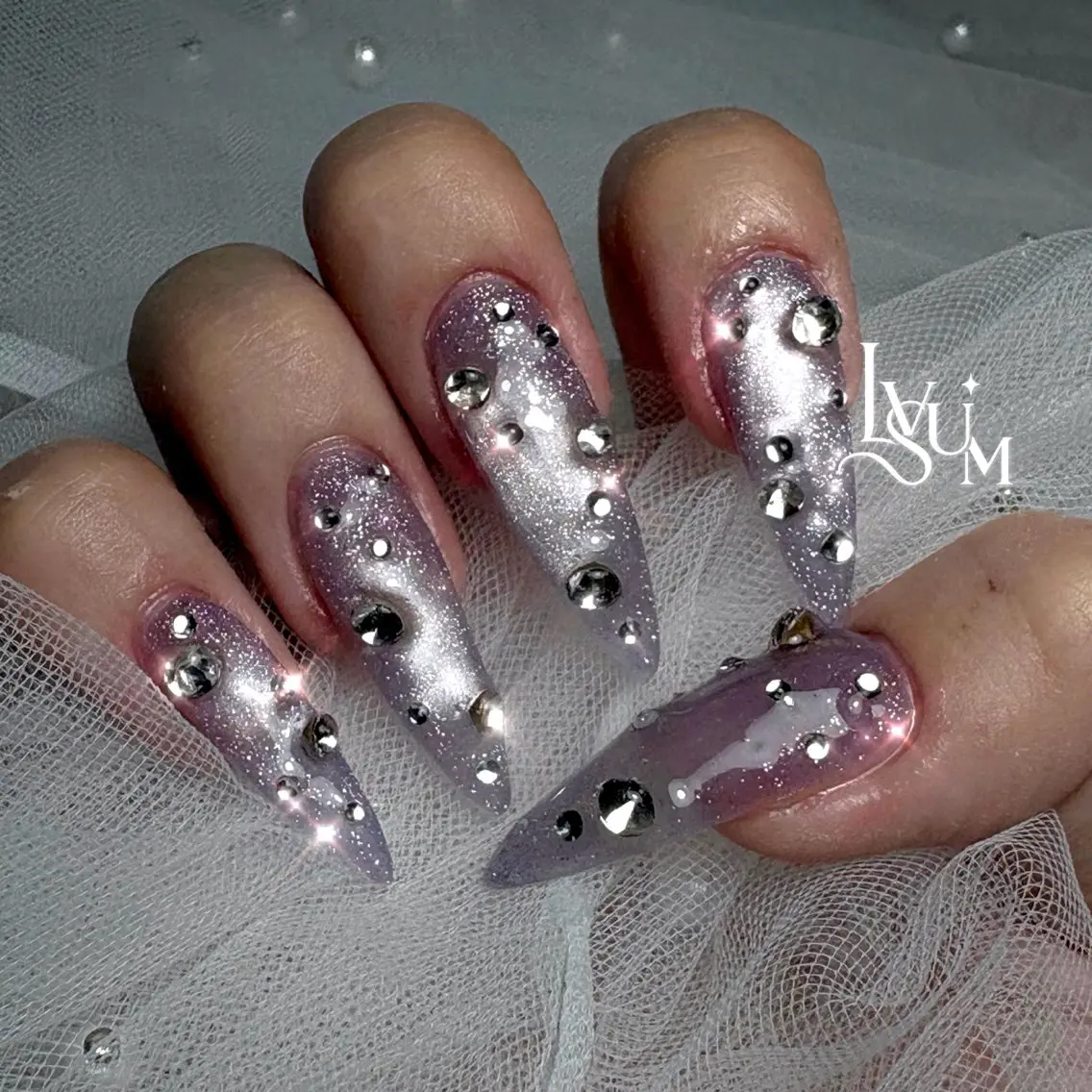 ネイル キラキラネイル マグネットネイル ストーンネイル ハンドネイル lvsum nailのネイルデザイン
