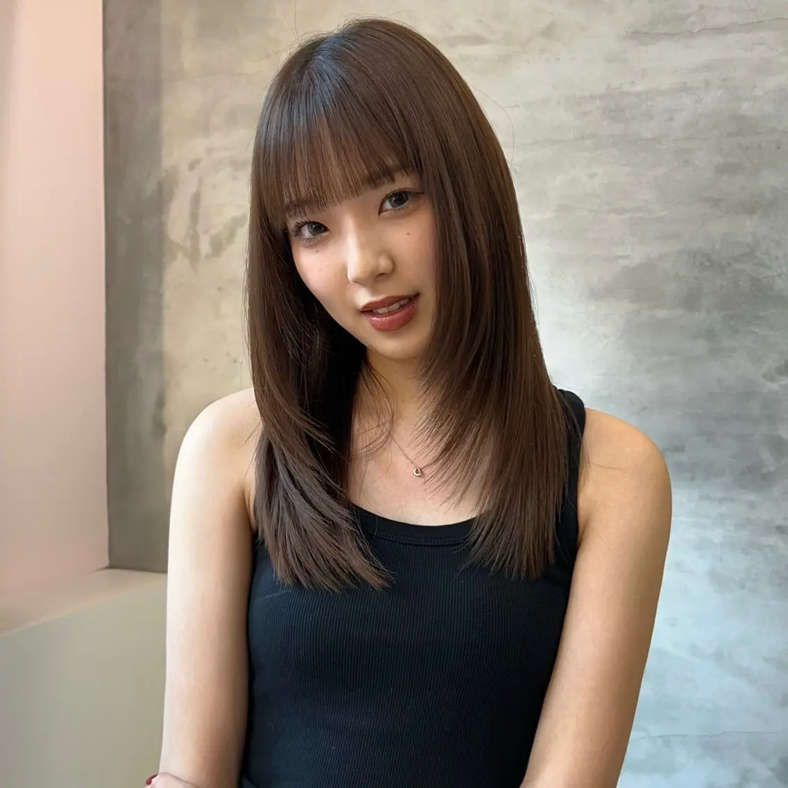 セミロング カラー レイヤーカット ELIN  hair Rurukaのヘアスタイル