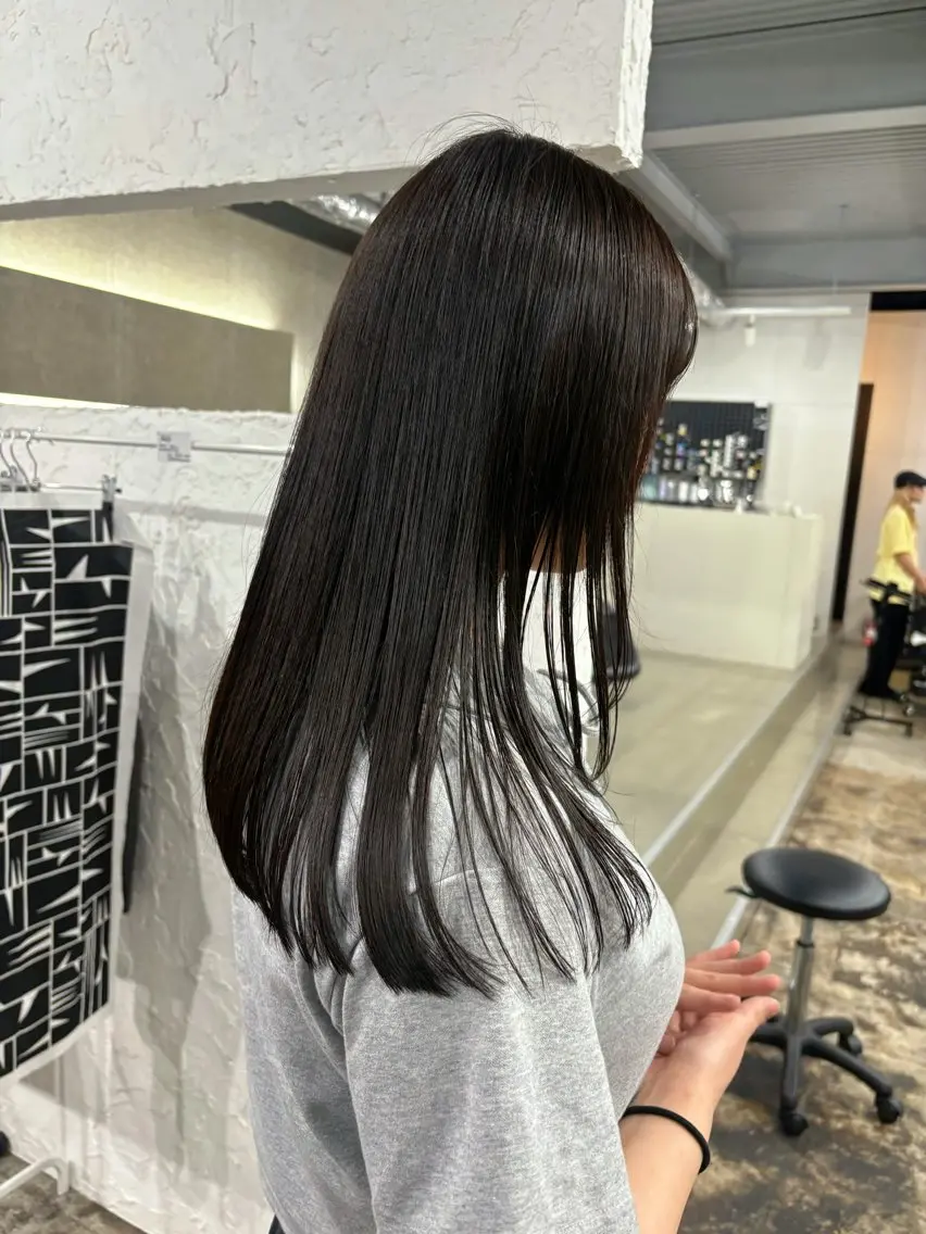 【 カラーリストデビュー後　初指名の方限定30%off 】ワンカラーで艶々透明感color🌿🫧の写真