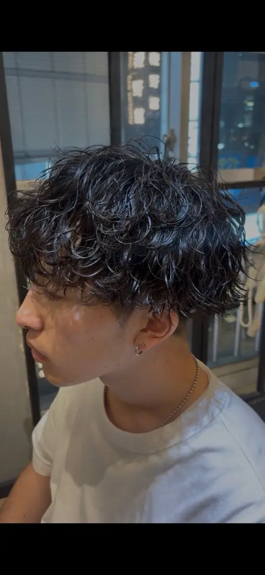 パーマ メンズ メンズパーマ スペインカール ニュアンスパーマ カット パーマ シャドウ/フェザー/ パーマ/新宿/和真のヘアスタイル