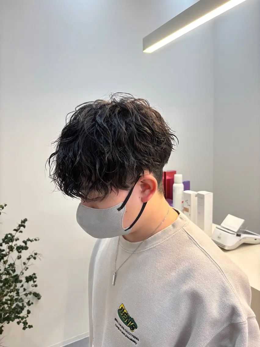 ショート パーマ メンズ メンズパーマ 八木 諒哉のヘアスタイル