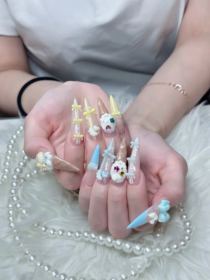 ネイル チークネイル ドット フレンチネイル グラデーション ハート ハンドネイル ハンドケア Eli Muse 新宿ネイルのネイルデザイン