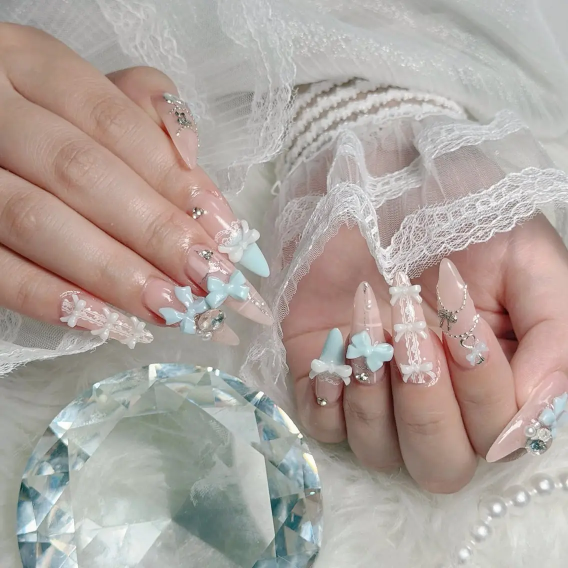 ネイル オーロラネイル クリアネイル 成人式 フラッシュネイル ジェルネイル ハンドネイル Amee Nail Salonのネイルデザイン