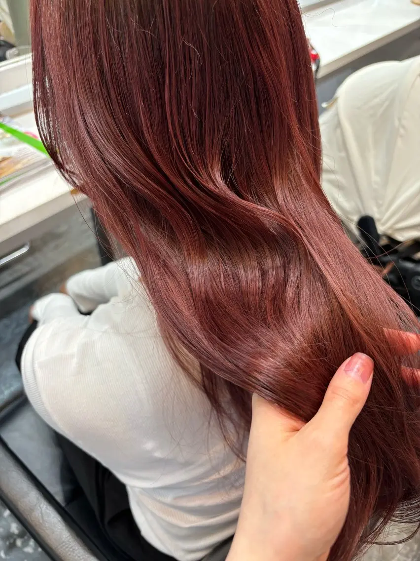 ロング カラー ブラウンカラー ピンクカラー ピンクブラウン LOMARLIE JURIAのヘアスタイル