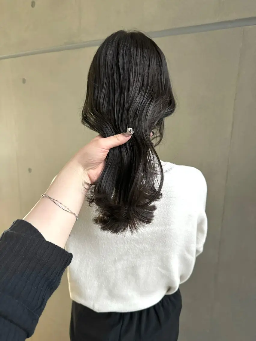 ミディアム カラー 透明感カラー🪡🤍 nanao🤍🪡のヘアスタイル