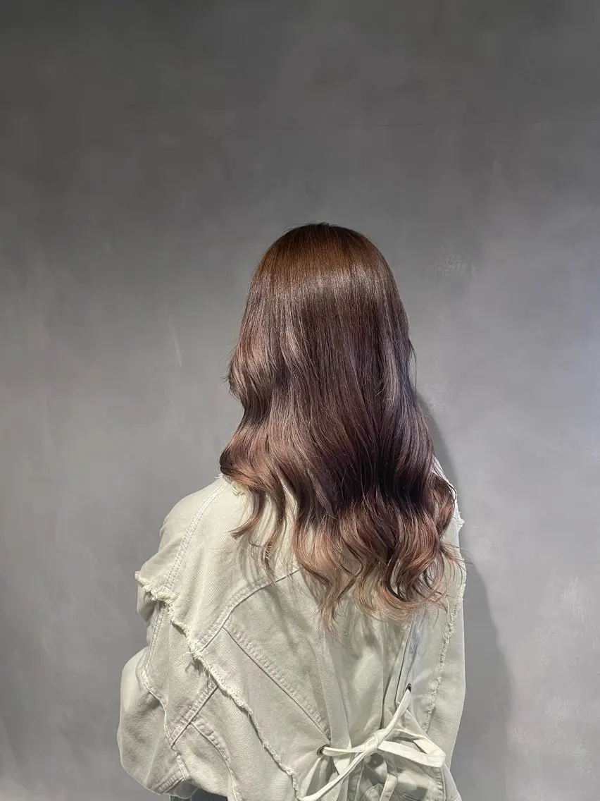 ロング カラー ブリーチ 透明感カラー グレージュ ブリーチなしカラー ヘアカラー トリートメント 暖色/ハイトーン/ カラー/HBLのヘアスタイル