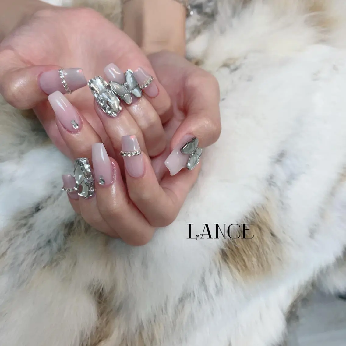 ミディアム ネイル オーロラネイル フットネイル フレンチネイル ミラーネイル ニュアンスネイル Lance nailのネイルデザイン