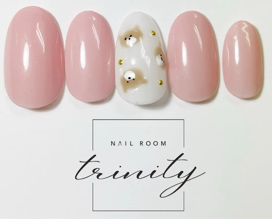 ネイル ハンドネイル Trinity ネイリストスタッフのネイルデザイン