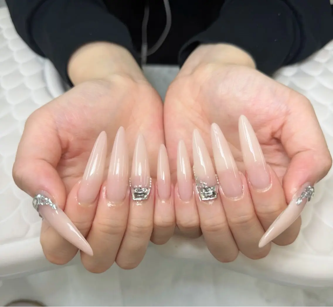 ネイル フレンチネイル キラキラネイル 韓国ネイル シンプルネイル ワンホンネイル ハンドネイル MEI Nailのネイルデザイン