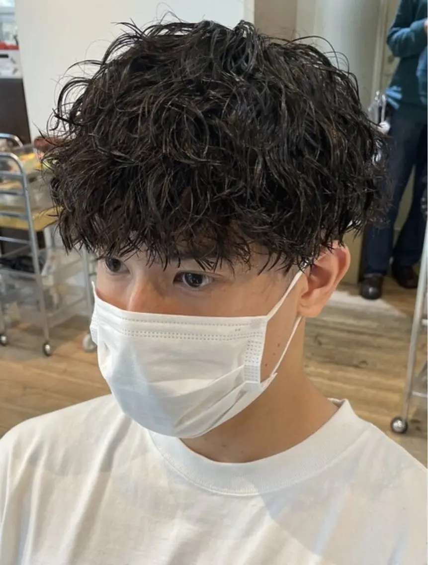 パーマ メンズ 中谷海里/フェザー パーマ/スパイキーのヘアスタイル