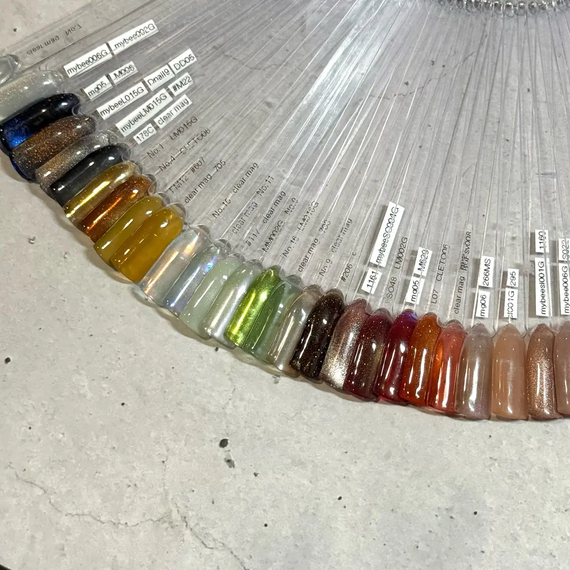 💅ウル艶ネイル✨magnet✖️magnet one color×magnet🫧🪞『オフなし』の写真