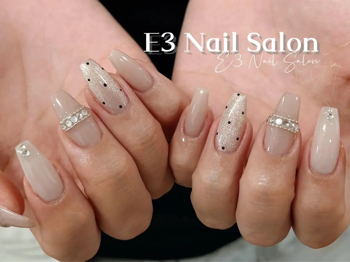 ネイル オーロラネイル フレンチネイル ジェルネイル ガラスフレンチ キラキラネイル ハンドネイル E3 Nail Salonのネイルデザイン