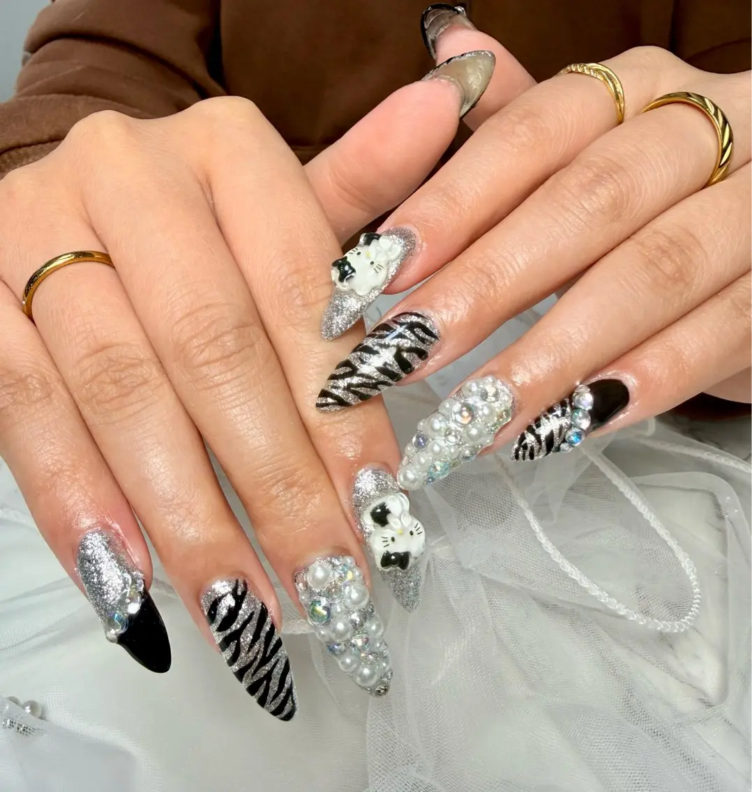 ネイル アニマル柄 アートネイル チークネイル フラッシュネイル フラッシュマグ Mai’s nailのネイルデザイン