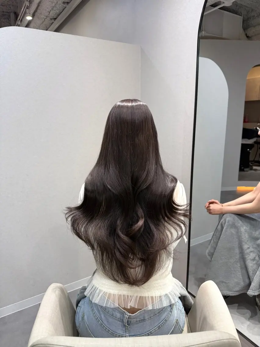 ロング ヘアカラー トリートメント 韓国ヘア/ うる艶髪 🪽🫧Neneのヘアスタイル