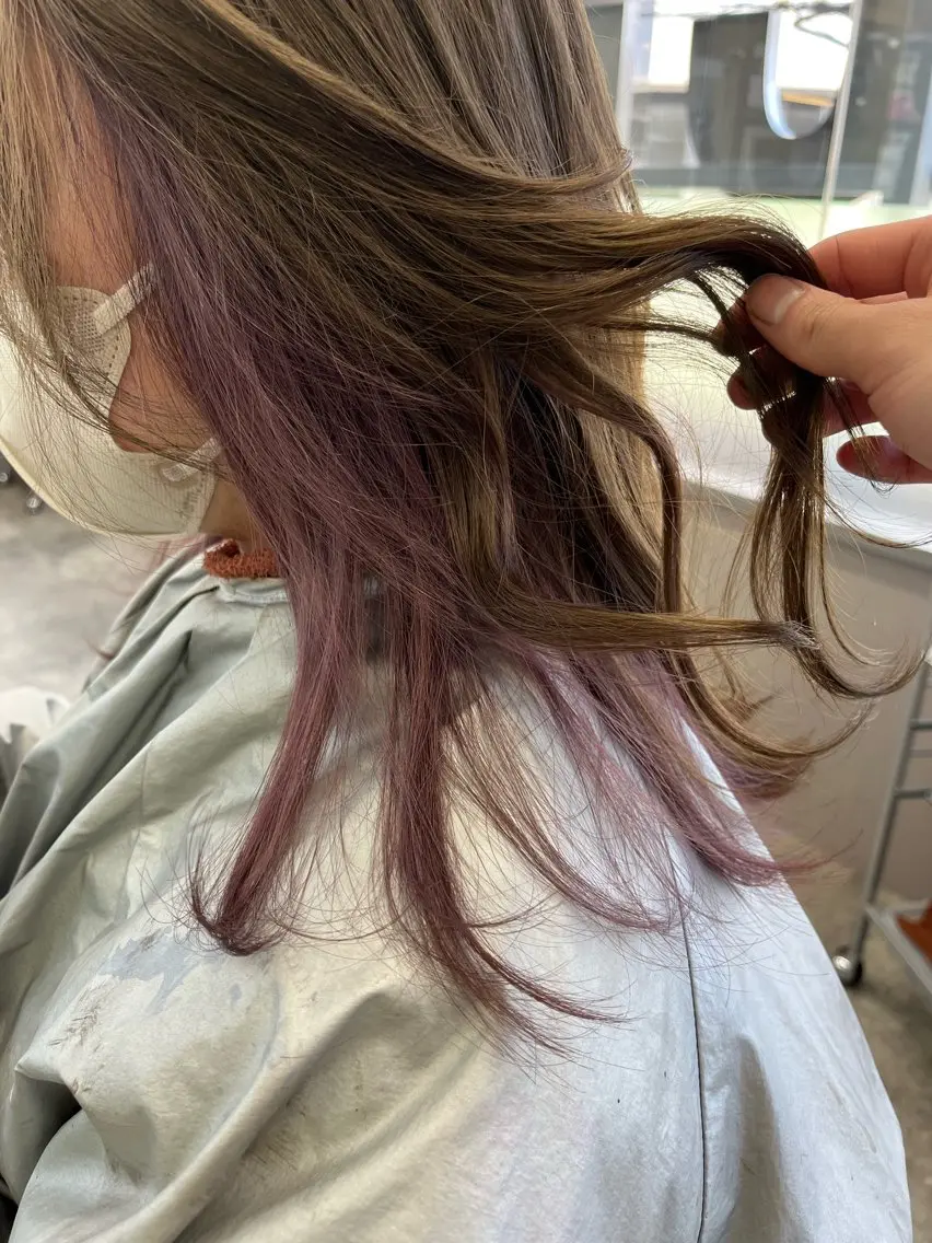 ミディアム カラー デザインカラー インナーカラー ヘアカラー 比嘉 翔太のヘアスタイル