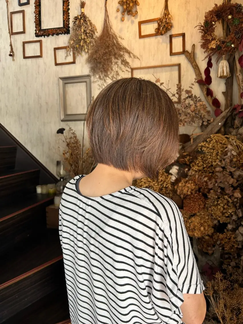 ショート 切りっぱなしボブ ボブ くびれヘア レイヤーカット minami 🐣のヘアスタイル