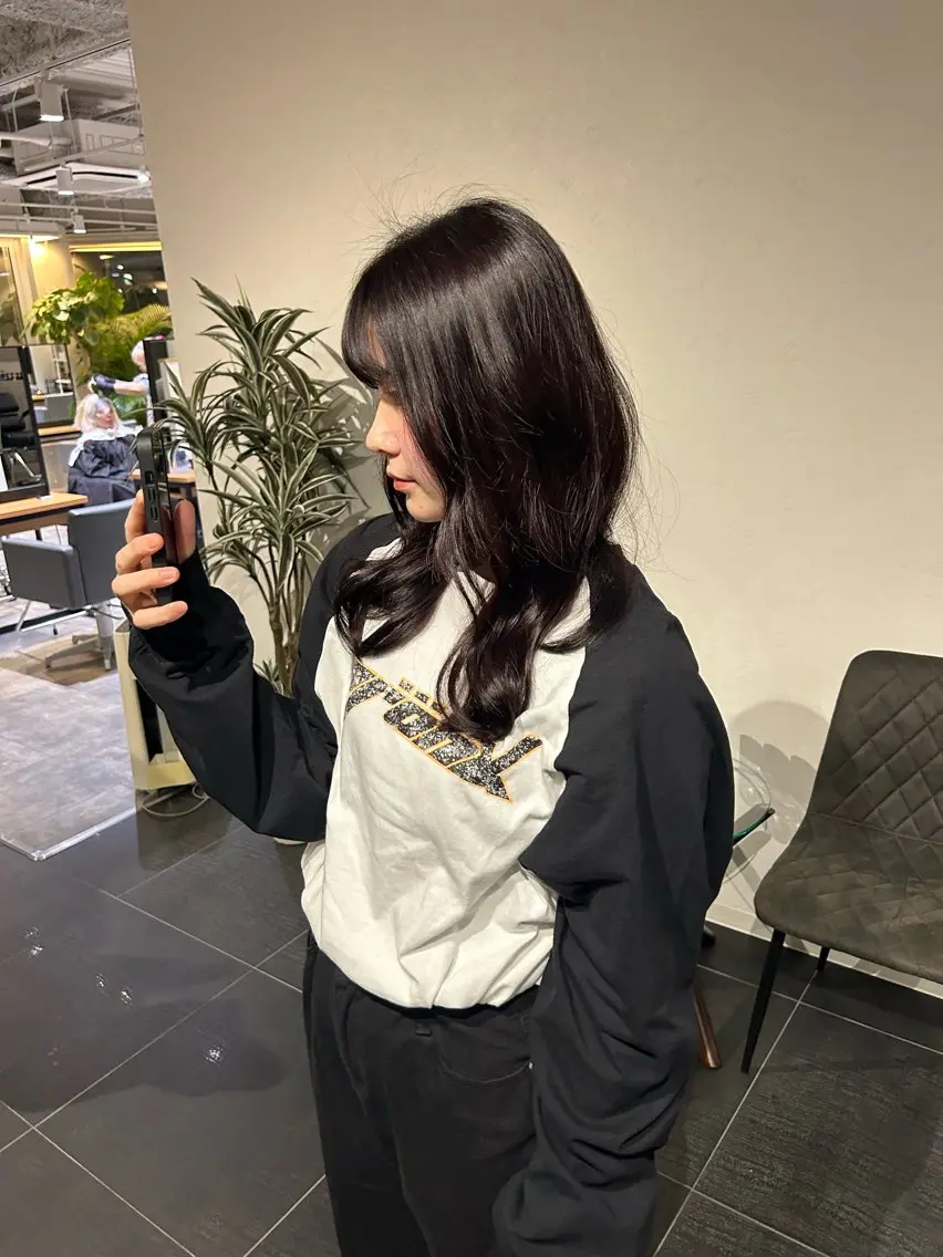 セミロング カラー レッドカラー hinano ヒナノのヘアスタイル