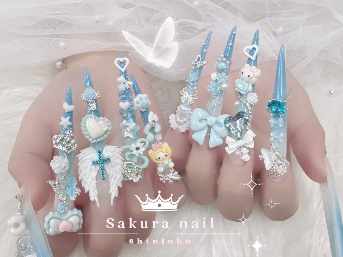 ネイル オーロラネイル クリアネイル フレンチネイル ジェルネイル ガーリー ハンドネイル Sakura Nail Salonのネイルデザイン