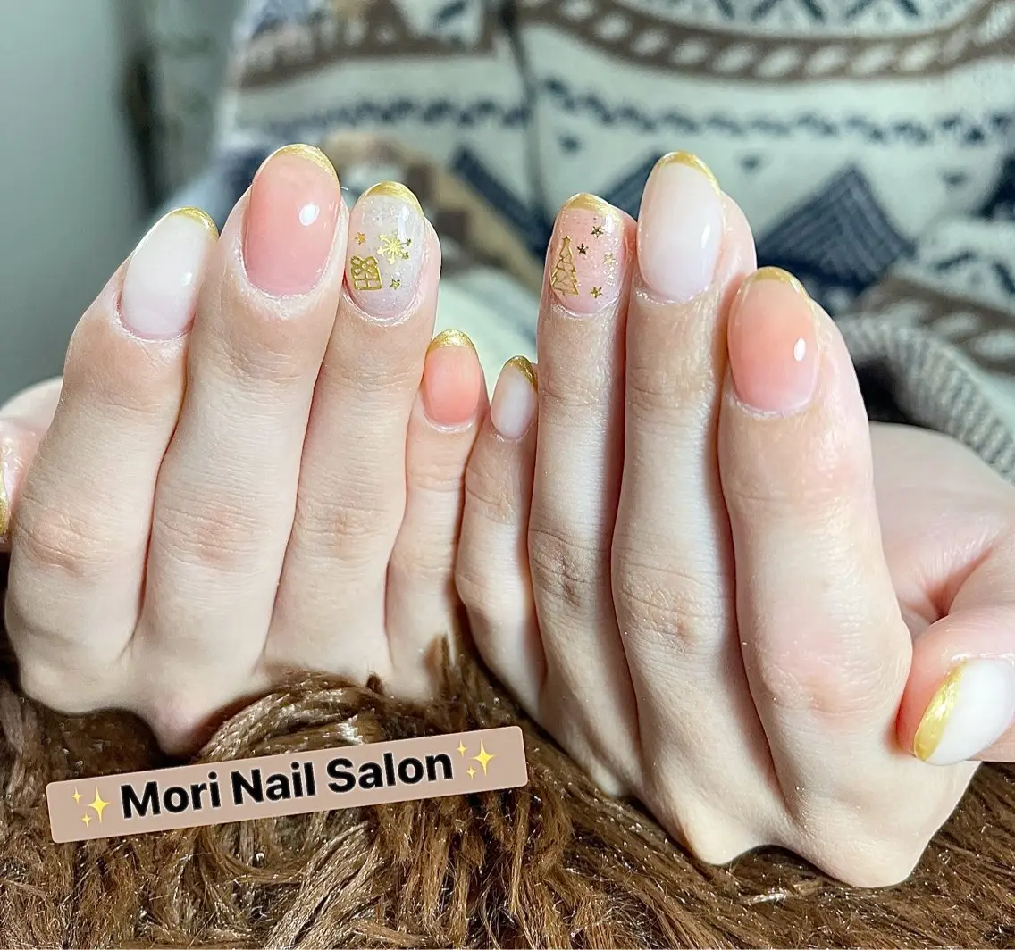 ネイル フレンチネイル ジェルネイル 冬ネイル クリスマス ハンドネイル MORI ネイル SALONのネイルデザイン