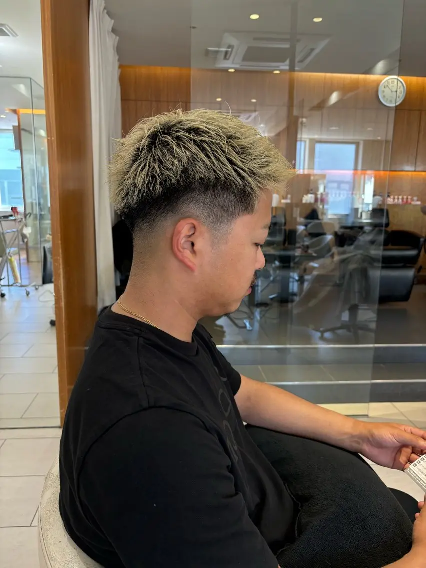 ショート カラー メンズ アップバング 刈り上げ ショートヘア カット ヘアカラー メンズパーマ/ メンズカット/渡邊亘のヘアスタイル