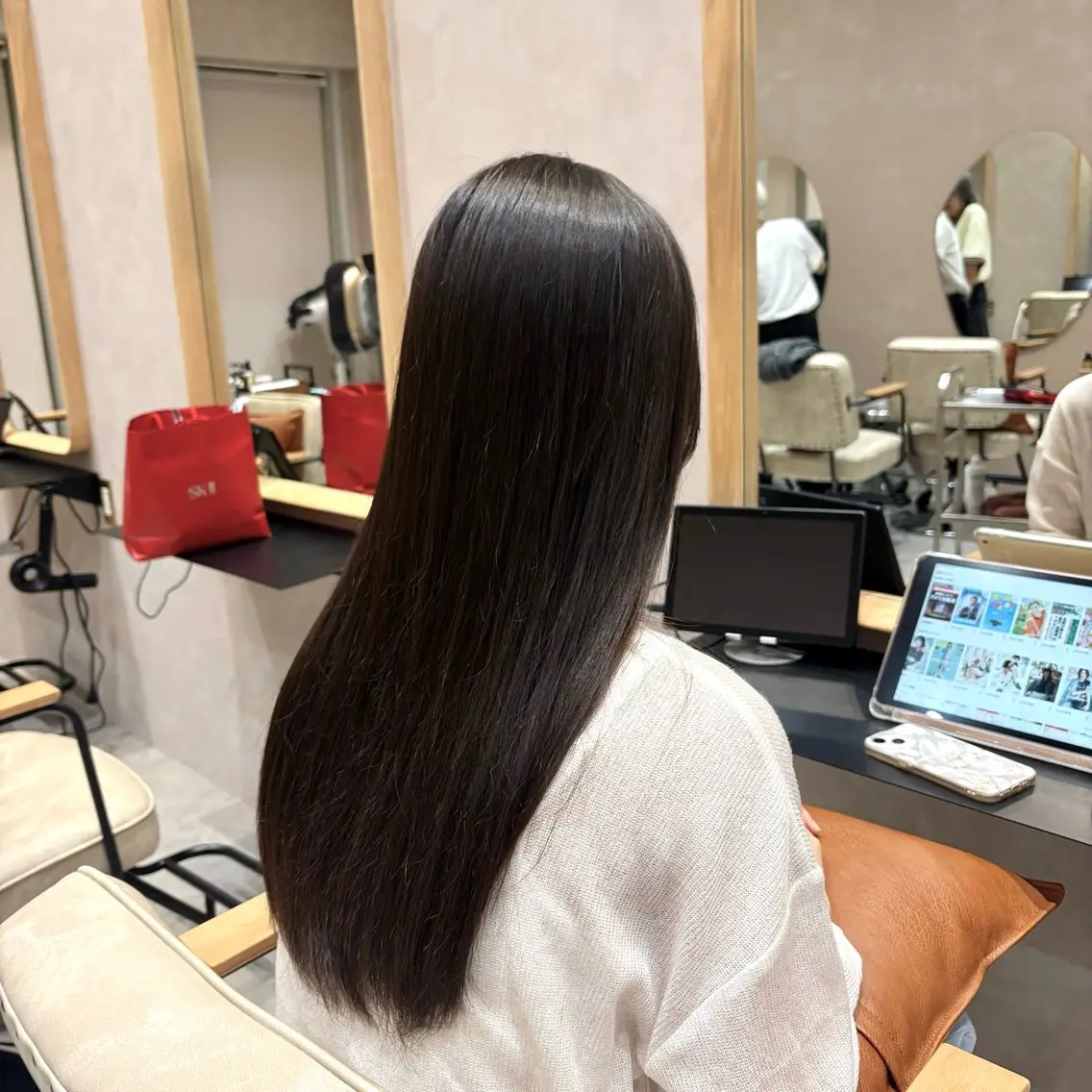 【🦋潤いのあるツヤ髪に🦋】美髪縮毛矯正➕レブリン酸トリートメントの写真