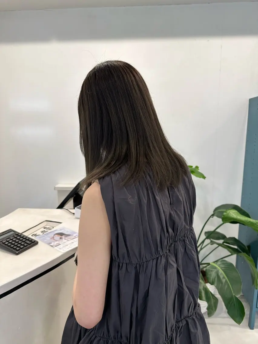 セミロング カラー 栄/平日限定✨ REIRIのヘアスタイル