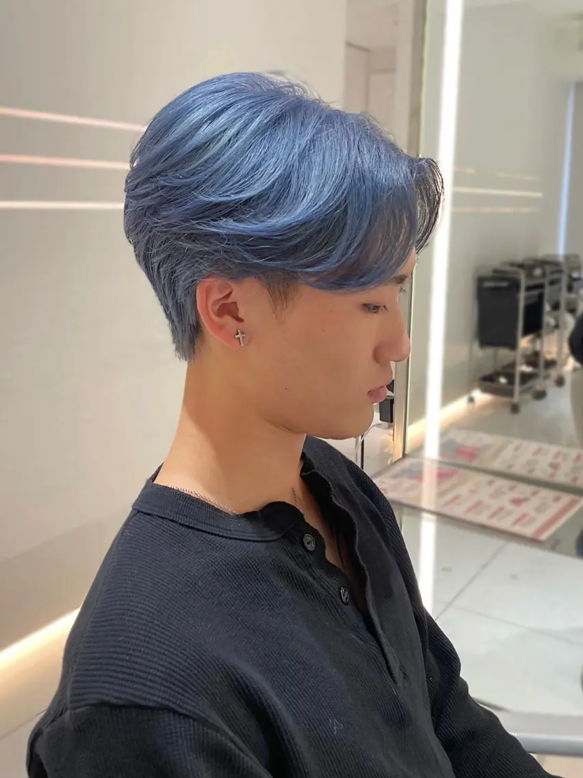カラー メンズ ブルーカラー ブルーグレー 透明感カラー ヘアカラー スエキ タクミ／昭島のヘアスタイル