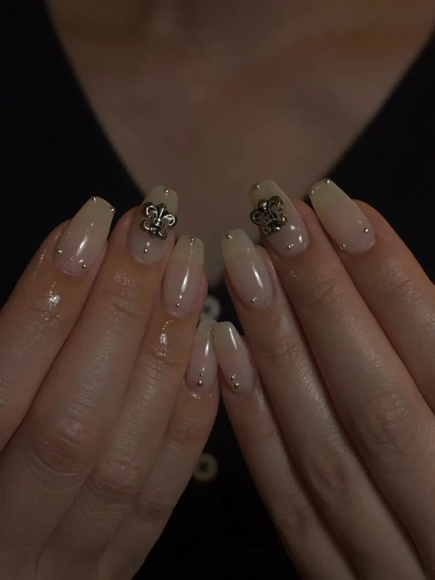 ネイル 長さ出し ジェルネイル 韓国ネイル マグネットネイル 持ち込み ハンドネイル D.d nail Tokoのネイルデザイン