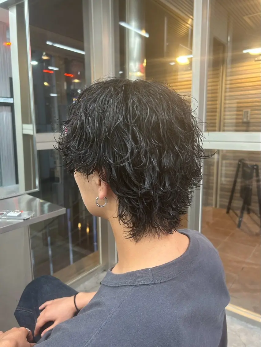 パーマ メンズ メンズパーマ 波巻きパーマ センターパート特化 🌹RIO🌹のヘアスタイル