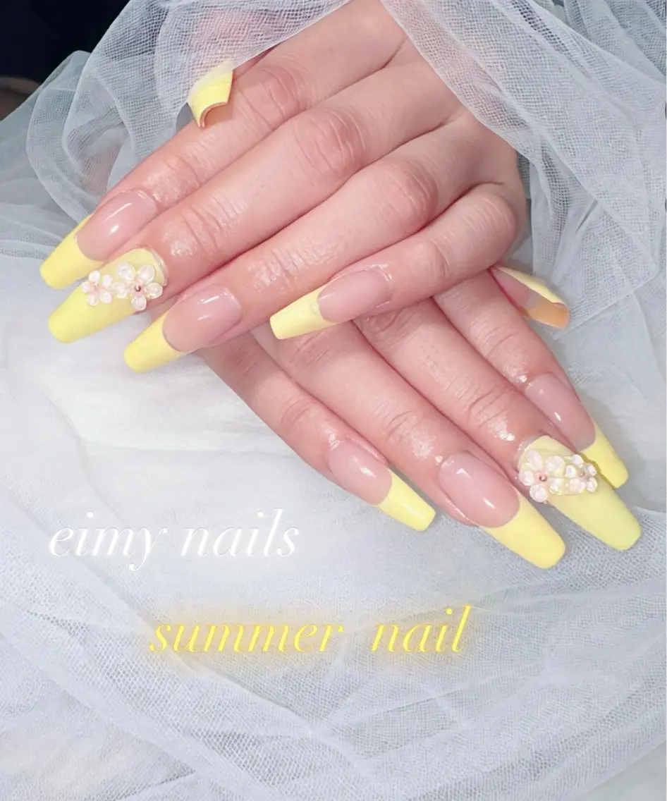 ネイル フラワーネイル フレンチネイル 夏ネイル 黄色 ハンドネイル eimy nails♡のネイルデザイン