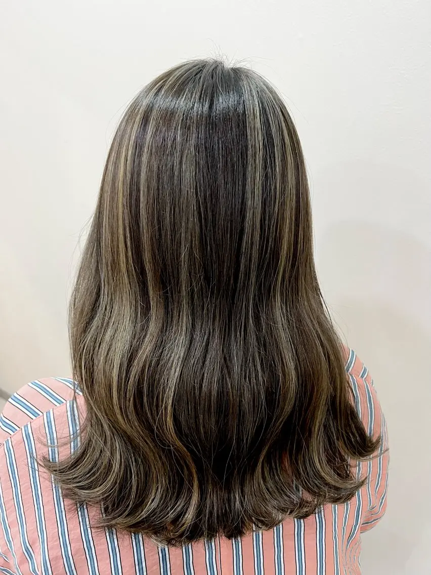 カラー ヘアカラー 米林 遼のヘアスタイル