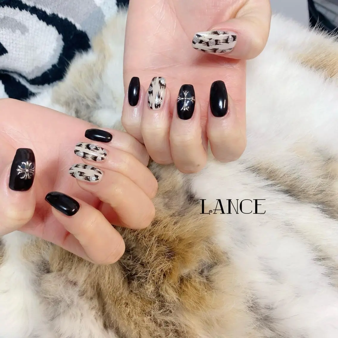 ミディアム ネイル オーロラネイル フレンチネイル ワンホンネイル 冬ネイル ハンドネイル Lance nailのネイルデザイン