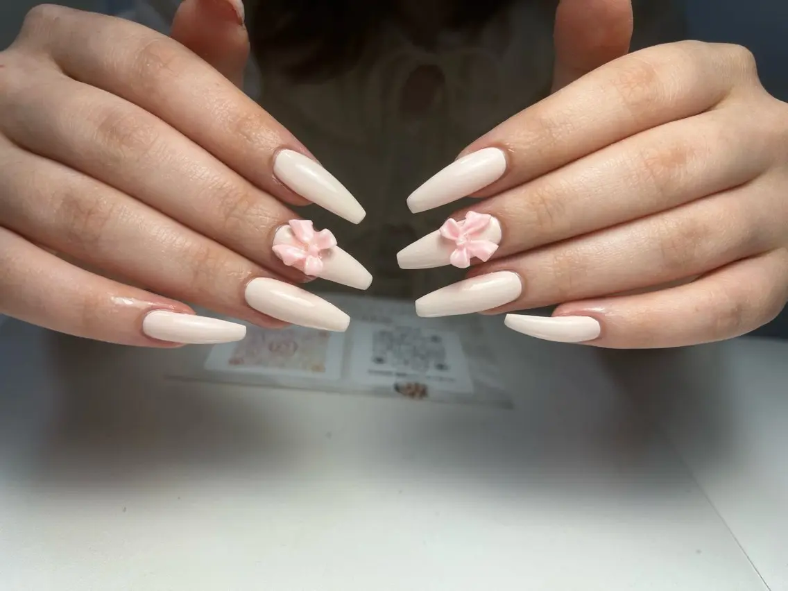 ネイル アートネイル フレンチネイル 韓国ネイル ワンホンネイル ハンドネイル 心斎橋Mione nail salonのネイルデザイン