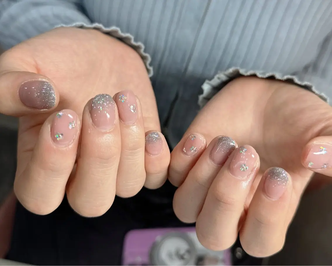 ネイル ハンドネイル フットネイル LAVISH nanamiのネイルデザイン