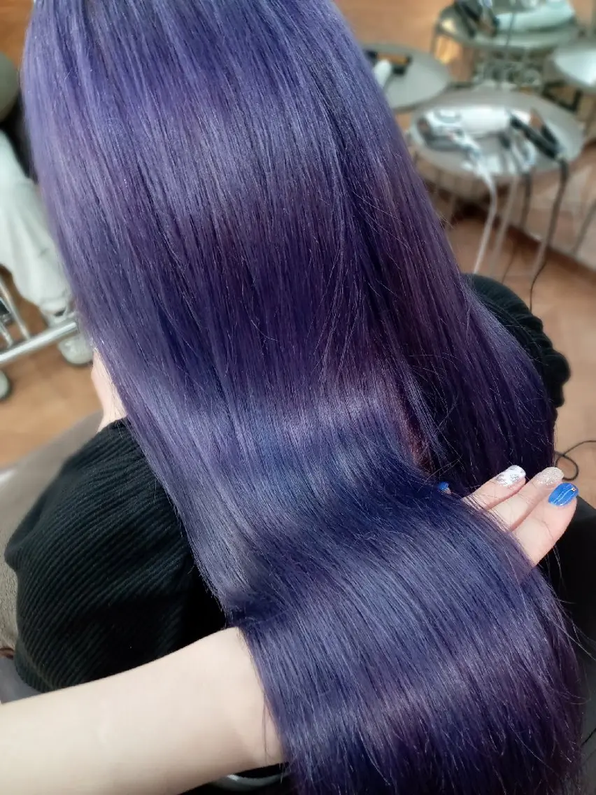 カラー ロング ラベンダーカラー 久村 奈菜のヘアスタイル