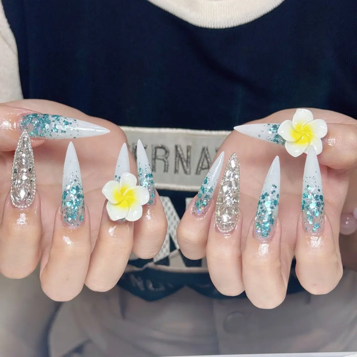ネイル オーロラネイル 長さ出し フレンチネイル ジェルネイル マグネットネイル ハンドネイル Luci Nail Shinokuboのネイルデザイン