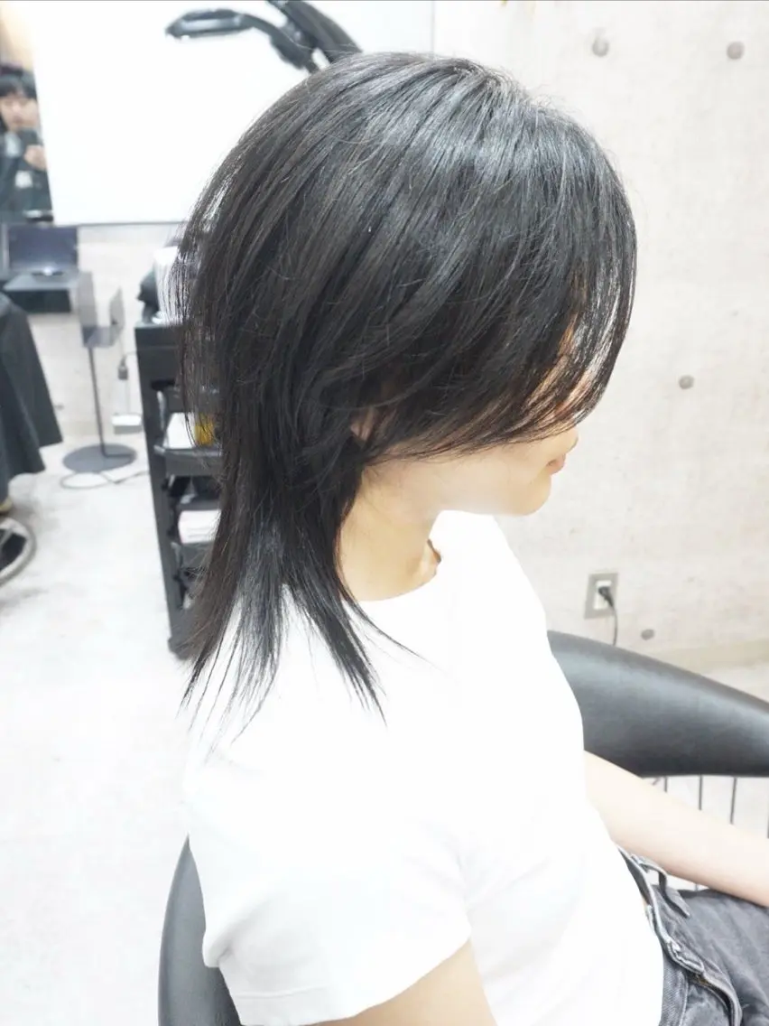 ミディアム 顔周りカット 髪質改善 レイヤーカット 縮毛矯正 ウルフカット カット hair teria ryu 大塚のヘアスタイル