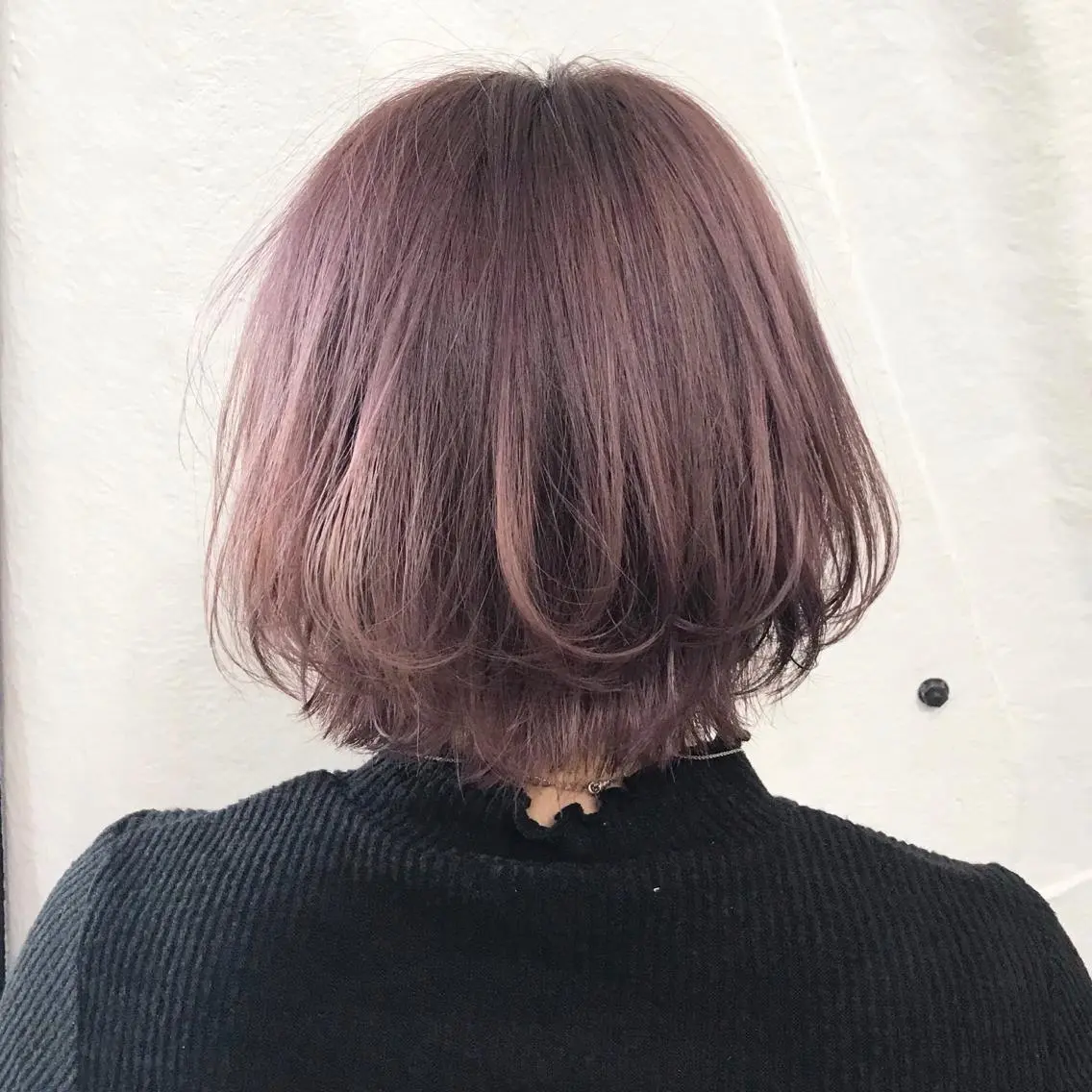 ショート カラー ブリーチ グレージュ ピンクカラー K-POP好き美容師 🇰🇷Kai.Yのヘアスタイル